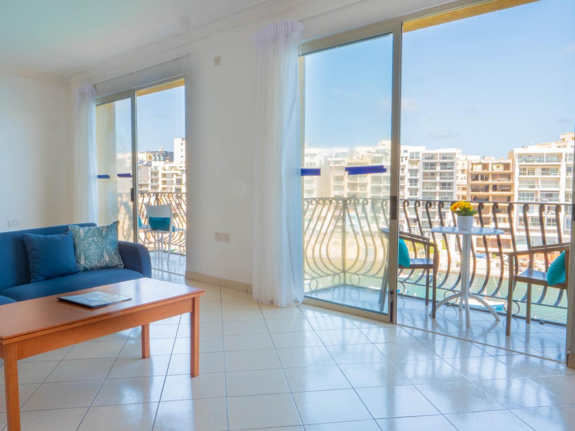 Morina Court - Seaview Apartments And Penthouse In St Julians By Shortletsmalta San Ġiljan Buitenkant foto