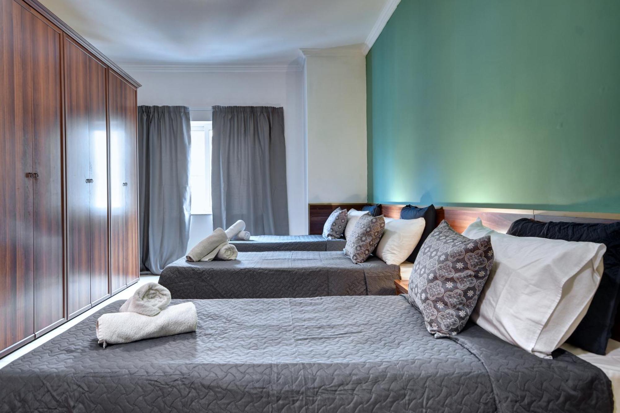 Morina Court - Seaview Apartments And Penthouse In St Julians By Shortletsmalta San Ġiljan Buitenkant foto