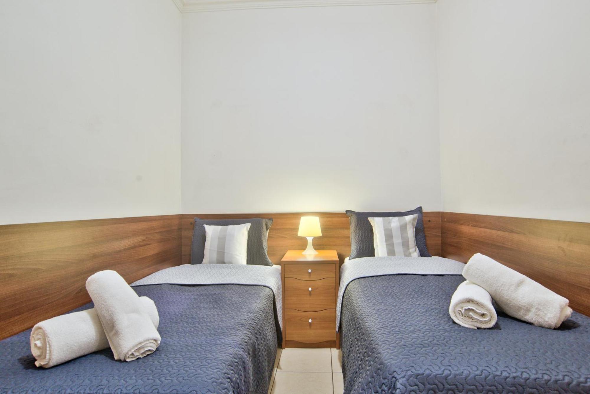 Morina Court - Seaview Apartments And Penthouse In St Julians By Shortletsmalta San Ġiljan Buitenkant foto