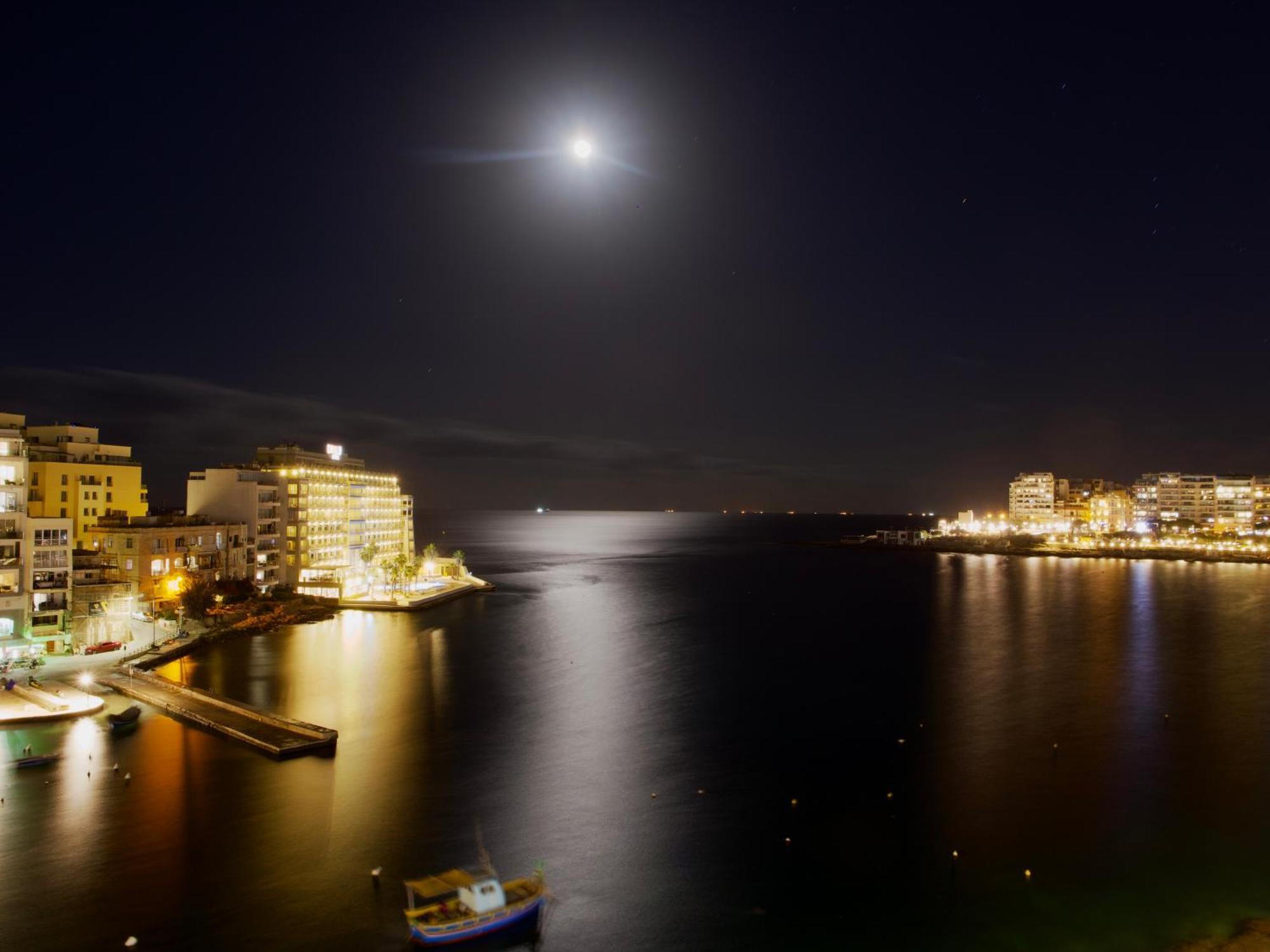 Morina Court - Seaview Apartments And Penthouse In St Julians By Shortletsmalta San Ġiljan Buitenkant foto